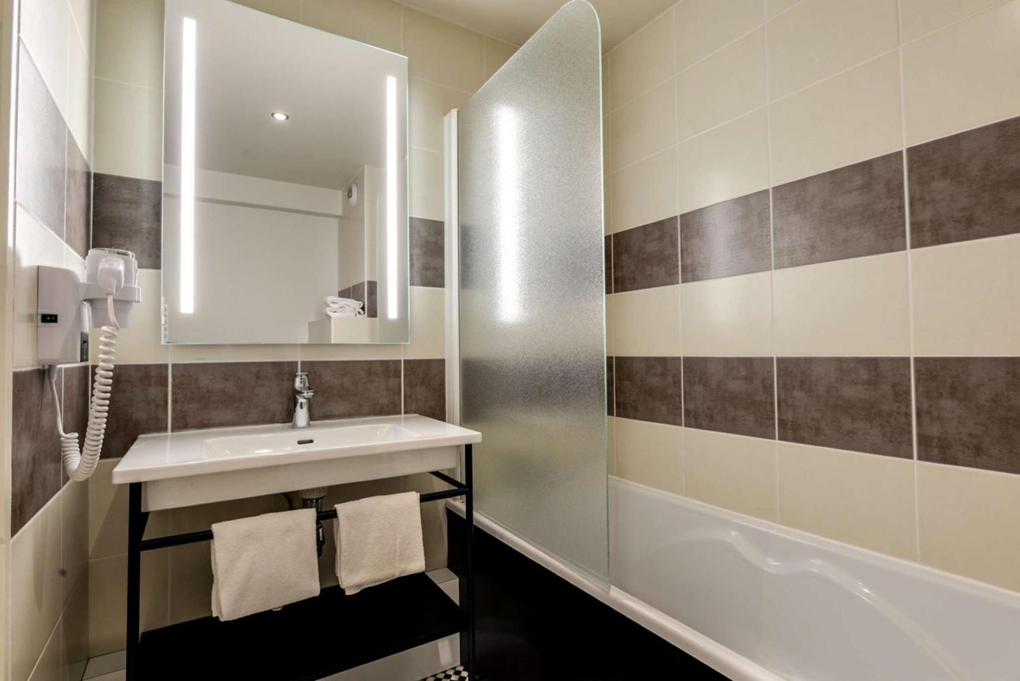 Brit Hotel Du Stade Rennes Ouest Ngoại thất bức ảnh
